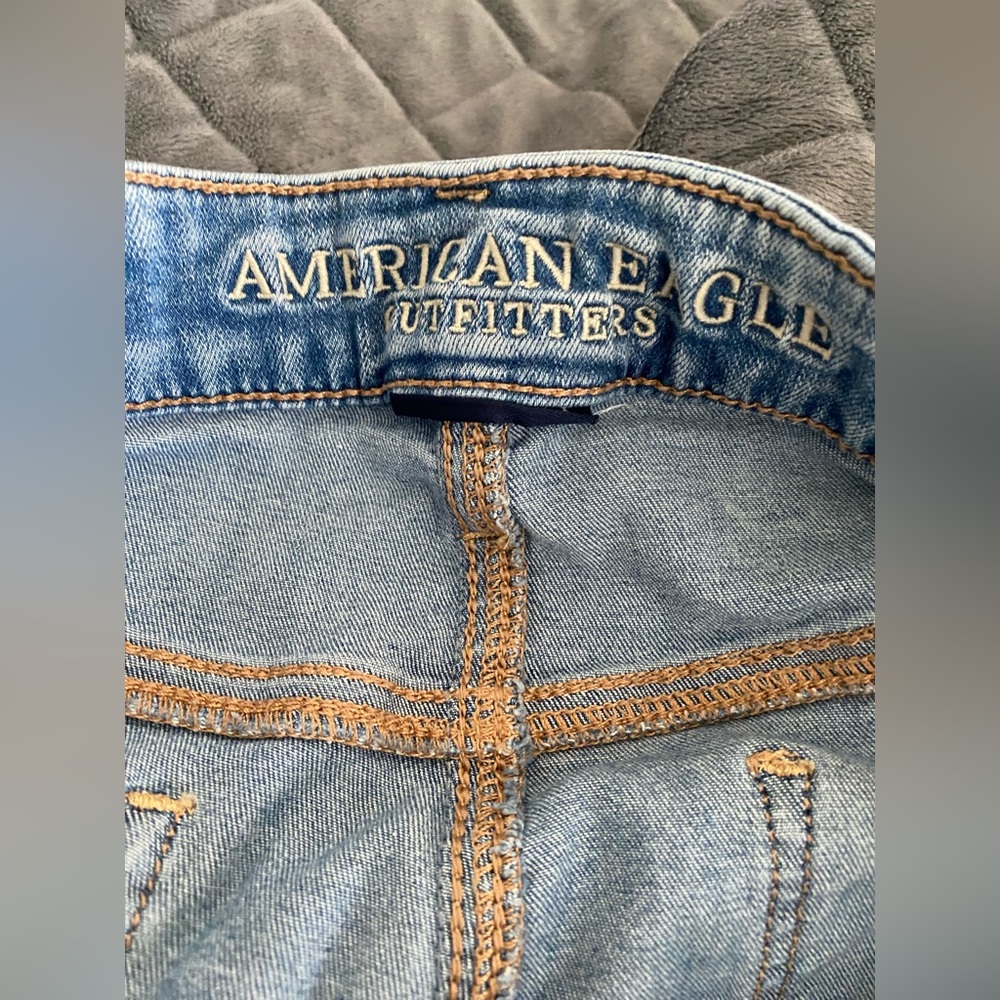 American Eagle Ripped Jean - Picture 3 of 5